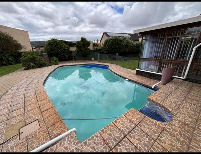 4 BEDROOM HOUSE FOR SALE IN GREENHILLS